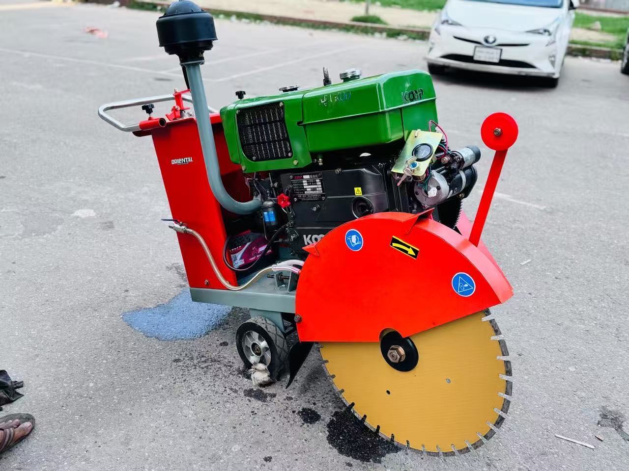 Road cutter machine